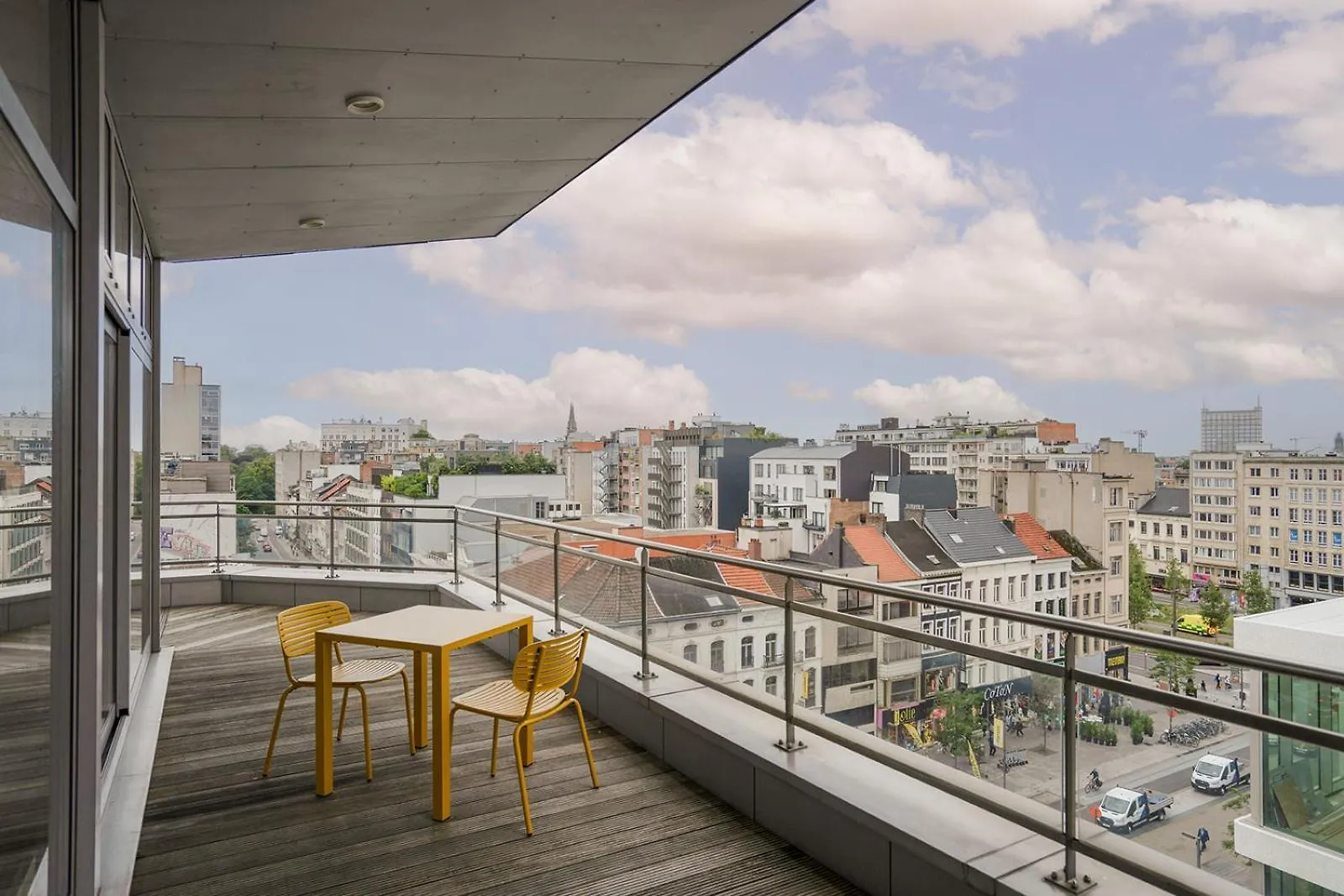 Smartflats - Central Antwerp Apartment