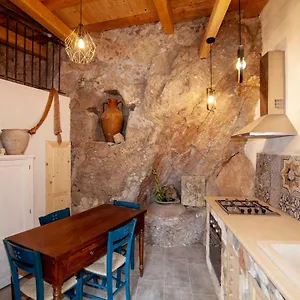 Casa Vacanza La Rocca Ferienhaus Forza dʼAgro