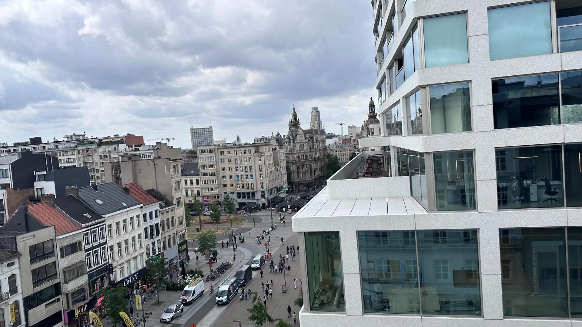 Smartflats - Central Antwerp Apartment